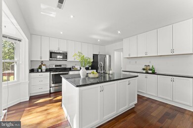 7614 Coddle Harbor Ln, Potomac, MD 20854 - photo 6