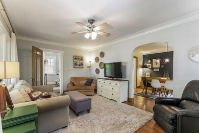 009-photo-living-room-8322496