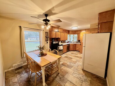Kitchen & Dining area