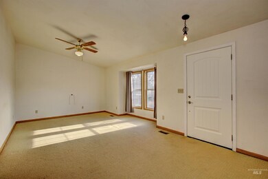 916 E Clark Ave, Nampa, ID 83686 - photo 5