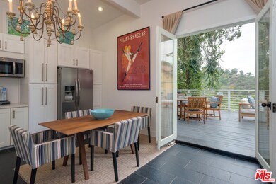 Kitchen/deck