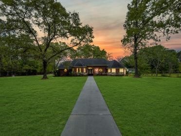 23503 Crooked Creek Ct, Hockley, TX 77447 - photo 2