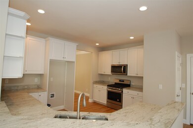 68 Hall Rd, Londonderry, NH 03053 - photo 5