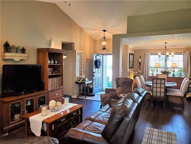 2533 Wildflower Ln, Greenwood, IN 46143 - photo 4