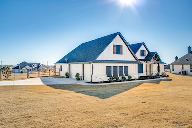 301 Palo Alto Dr, Springtown, TX 76082 - photo 2