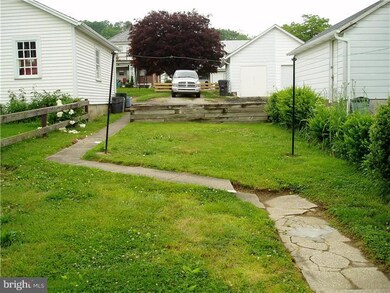 129 N Walnut St, Boyertown, PA 19512 - photo 6