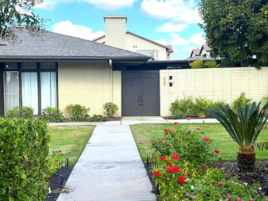 525 W Scott Ave, Fresno, CA 93704 - photo 7