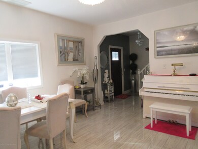 Living Room/Dining Room