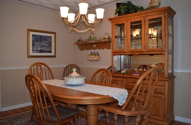 7409 Crabtree Dr, Louisville, KY 40228 - photo 3