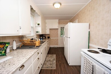 21 Perley St, Concord, NH 03301 - photo 6