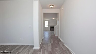 15 Colonial Heights Dr-003-003-Colonial