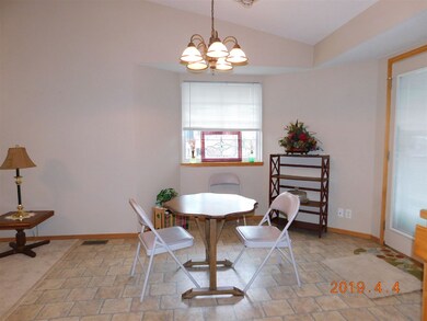 203 E Country Walk Ln, Mulvane, KS 67110 - photo 4