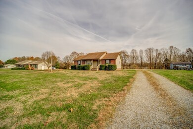 2033 Shawnee Ln, Greenbrier, TN 37073 - photo 2
