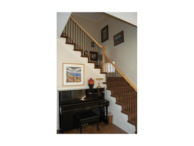 Split staircase to foyer and kitchen