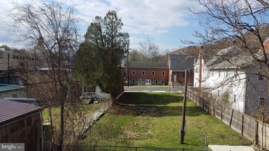 50 Independence St unit C, Berkeley Springs, WV 25411 - photo 6