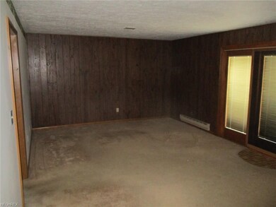 419 Buckeye Dr, Sheffield Lake, OH 44054 - photo 7