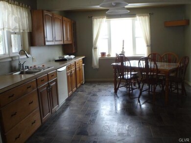 100 Beaver St, Lehighton, PA 18235 - photo 3