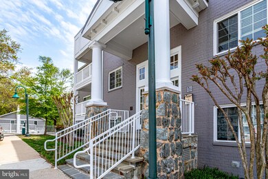 4129 S Four Mile Run Dr unit 103, Arlington, VA 22204 - photo 2