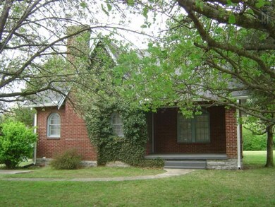 1004 S Cannon Blvd, Shelbyville, TN 37160 - photo 2