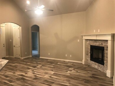 3301 Windcrest Dr, Granbury, TX 76049 - photo 3