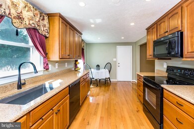 202 Diamond Dr, Walkersville, MD 21793 - photo 7