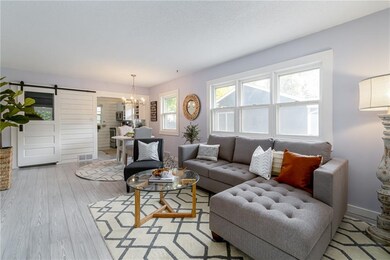 737 28th St, Des Moines, IA 50312 - photo 7