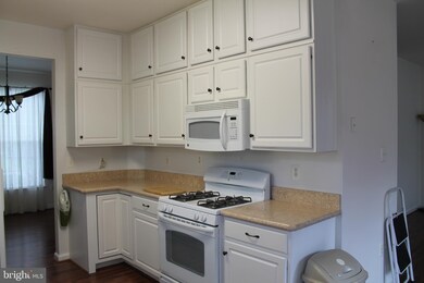 11214 Englewood Ct, Fredericksburg, VA 22407 - photo 7