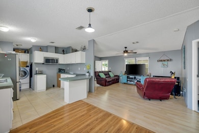 8831 Barcin Cir unit 94, Riverview, FL 33578 - photo 7