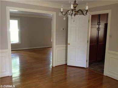 Dining Room - Viewfrom Dining Room into Living Roo