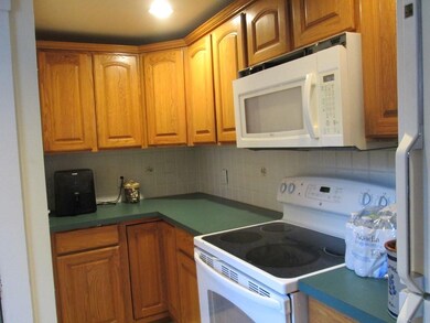 586 Common St, Walpole, MA 02081 - photo 4