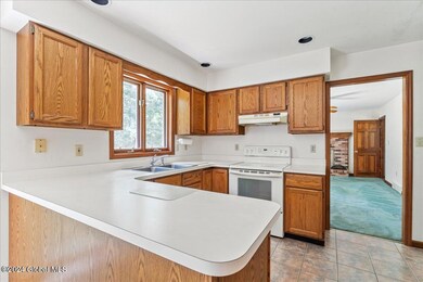 29 Knollwood Dr, Saratoga Springs, NY 12866 - photo 7