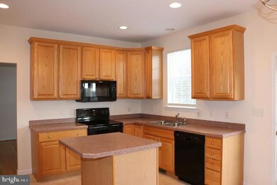 1393 Mallard Dr E, Chambersburg, PA 17202 - photo 2