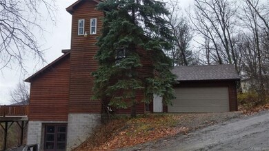 Walk out basement, large deck with seasonal lake v