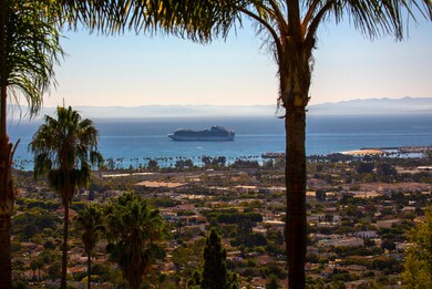 15 Loma Media Island Views