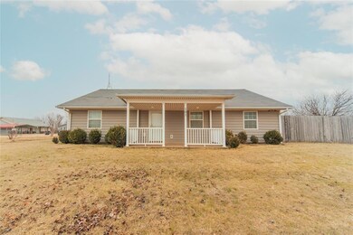 101 Overland Ct, Shawnee, OK 74804 - photo 2