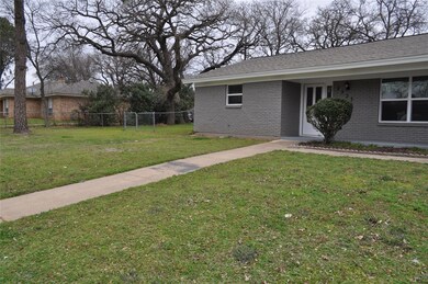 2232 Shady Brook Dr, Bedford, TX 76021 - photo 2