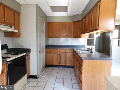 111 N Cannon Ave, Lansdale, PA 19446 - photo 3