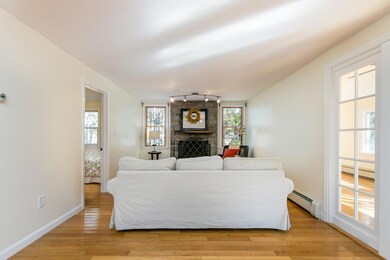17 Beacon Ln Cape Elizabeth ME-large-006