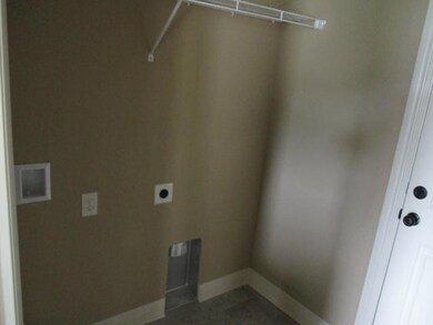 313 Crestview Ct, Raymore, MO 64083 - photo 7