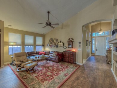 006_Family Room