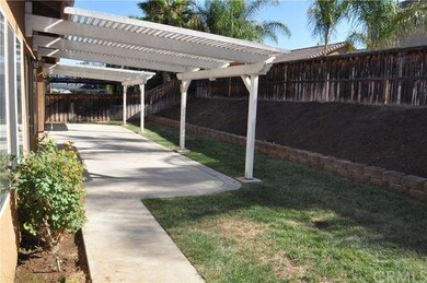 35948 Avignon Ct, Winchester, CA 92596 - photo 7