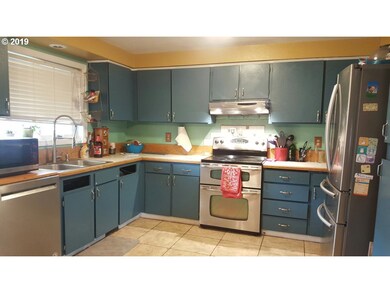 771 NW Yamhill St, Sheridan, OR 97378 - photo 3