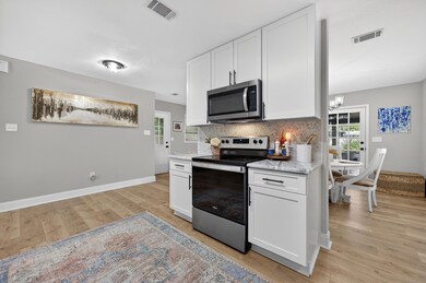 370 Edge Ave, Valparaiso, FL 32580 - photo 6