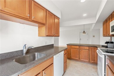 400 Narragansett Pkwy unit 2, Warwick, RI 02888 - photo 7