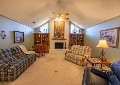 4504 Hilltop Dr, Midland, TX 79707 - photo 4