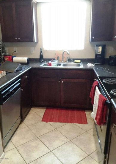 1014 Spence kitchen IMG_0151