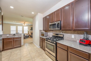 8018 Garrison Point Dr, Houston, TX 77040 - photo 6