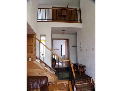 Entry/Foyer.