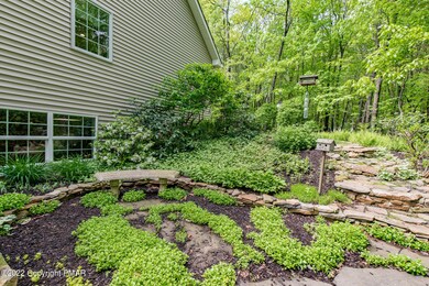 2195 Acorn Ct, Slatington, PA 18080 - photo 5