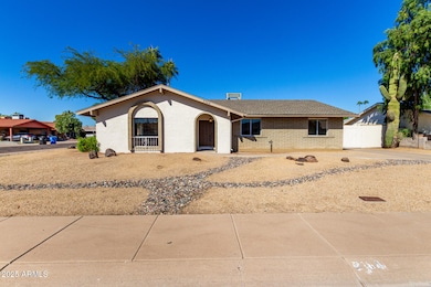 2164 W Eugie Ave, Phoenix, AZ 85029 - photo 2